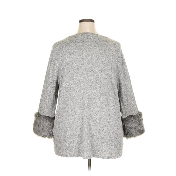 Super fun grey sweater with faux fur cuffs! Light and comfy! 18/20 Lane Bryant - Picture 12 of 12